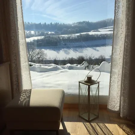 Idyllisch Wohnen Im Weserbergland - Bungalow Mit Phantastischer Aussicht Fuer 4 Personen Polle Exterior photo